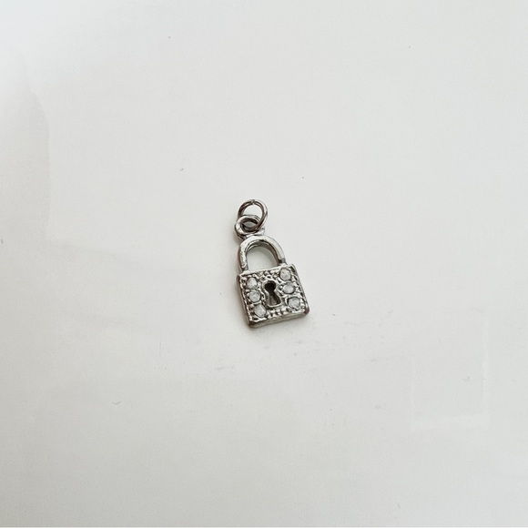 Silver tone lock charm - Picture 2 of 3